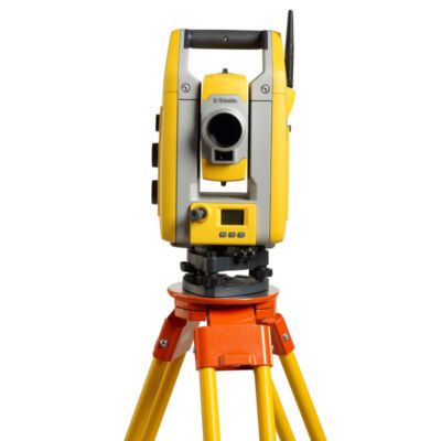 Trei stații totale TRIMBLE